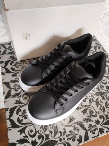 Sublimes baskets femme grosses semelles pointure 37