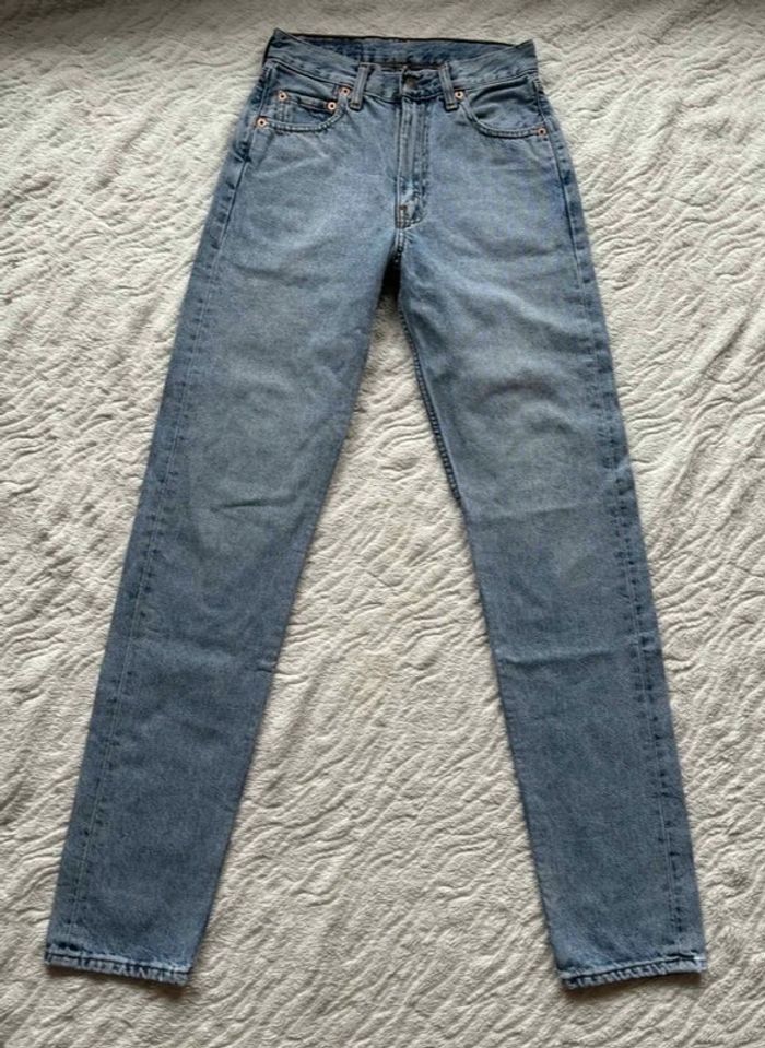 Jean Lévis 534 vintage 90s bleu clair taille haute coupe droite fuselé slim taille X/34 rare - photo numéro 5