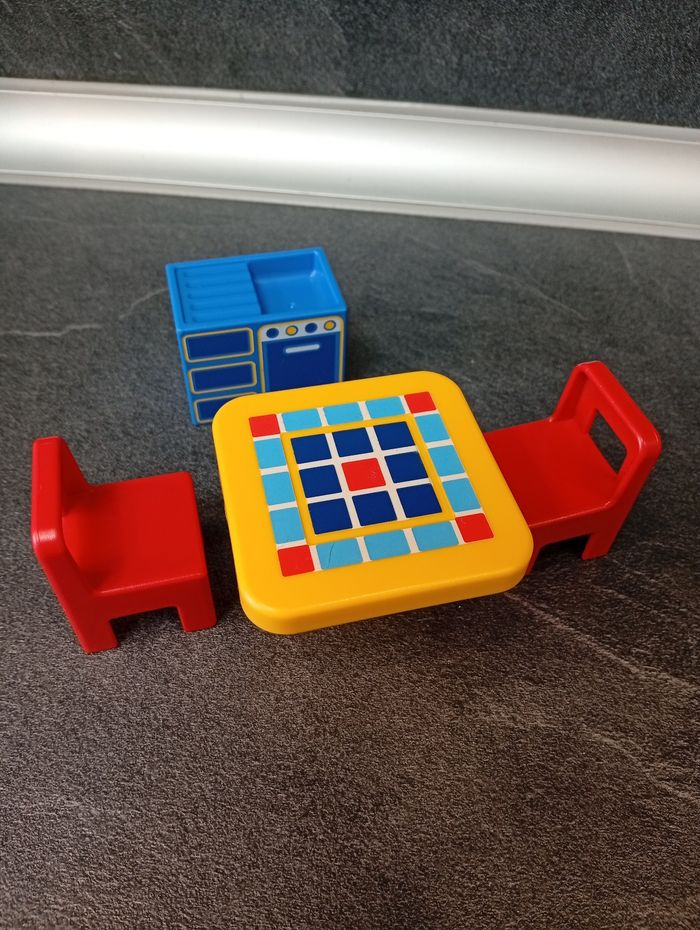 Lot meuble cuisine, évier chaises playmobil 123 junior