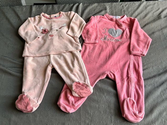 Lot 2 pyjamas bébé fille 9 mois