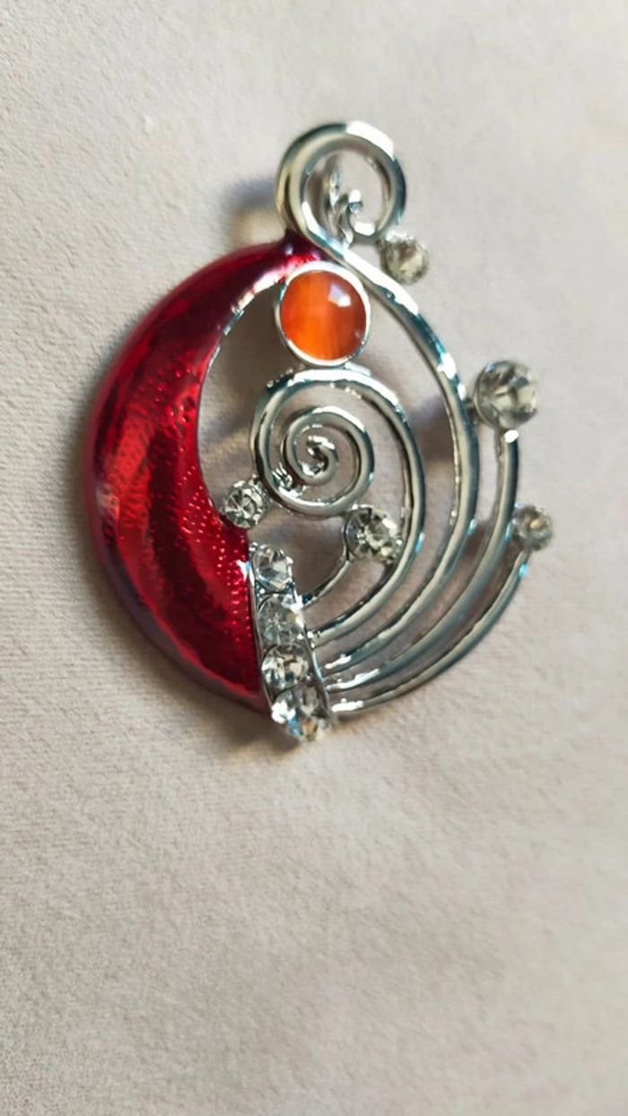 Parure pendentif + boucle d’oreille – Tourbillons rouge, orange et argenté avec strass - photo numéro 5