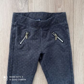 Pantalon legging gris à pois 4ans