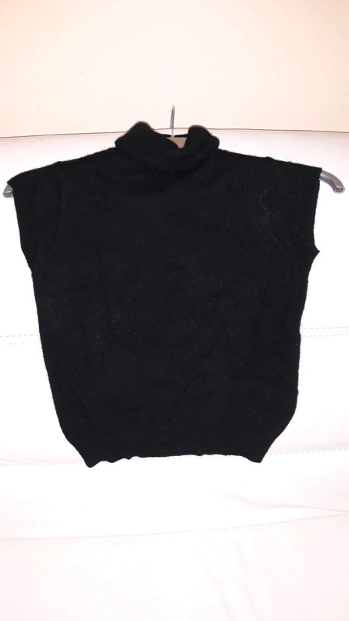 Pull à col roulé sans manches