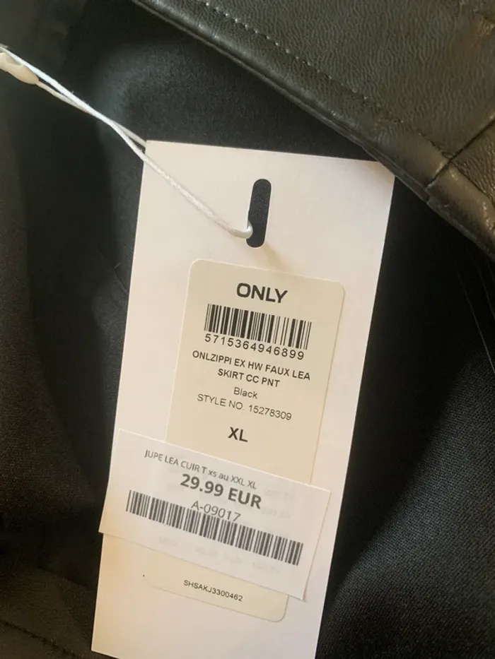 Only jupe courte simili cuir T XL - photo numéro 3