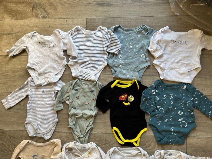 Lot bodies 3 mois - photo numéro 3