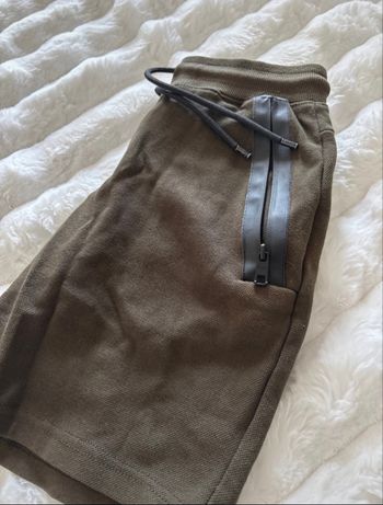 Short kaki
