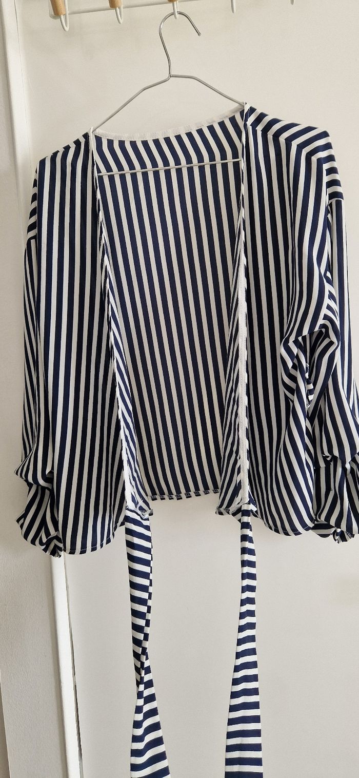 Jolie blouse à rayures - photo numéro 2