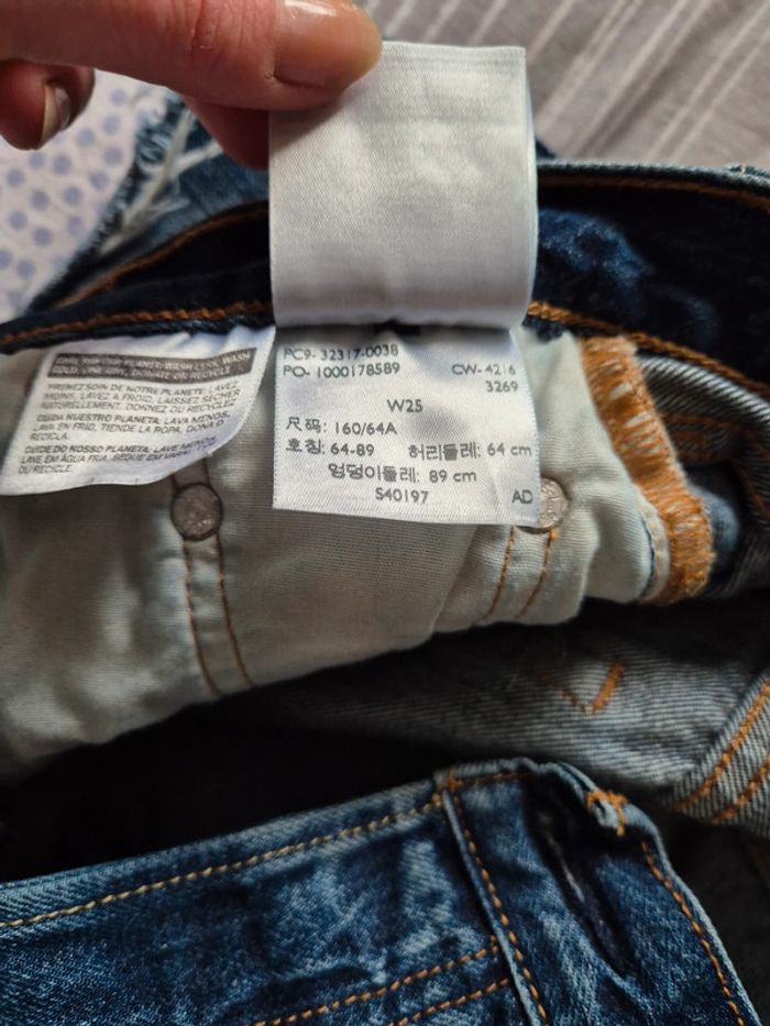 Short Levi's W25 - photo numéro 2