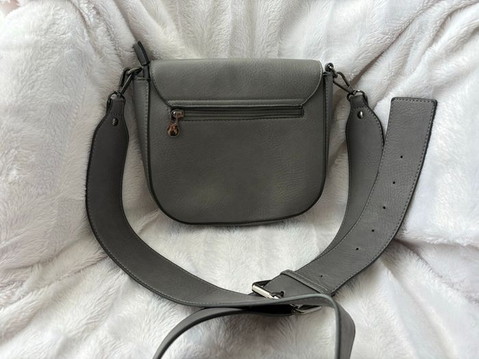 Sac à main avec grande bandoulière - photo numéro 2