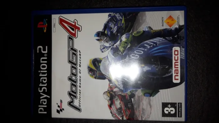 Jeu ps2 motogp4