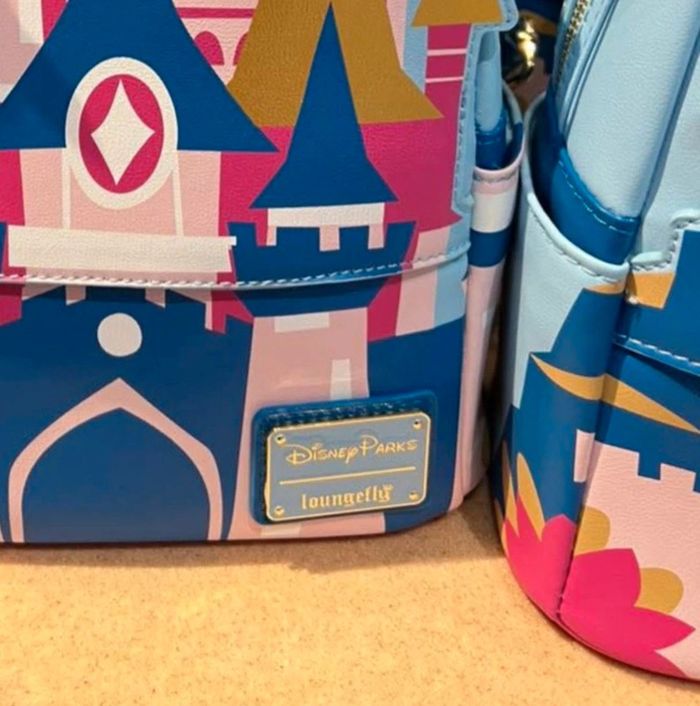 Pick-up sac Loungefly Château Disney - photo numéro 3