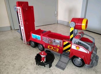 Grand camion de pompiers Marcus