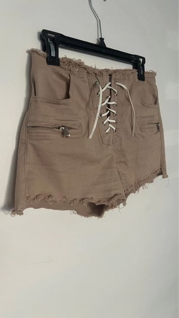 Short en jean beige en parfait état taille 38 marque daysie