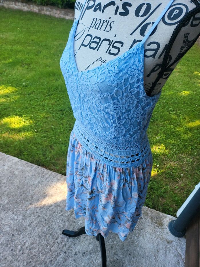 Magnifique robe fleurie fluide légère ajourée L - photo numéro 11