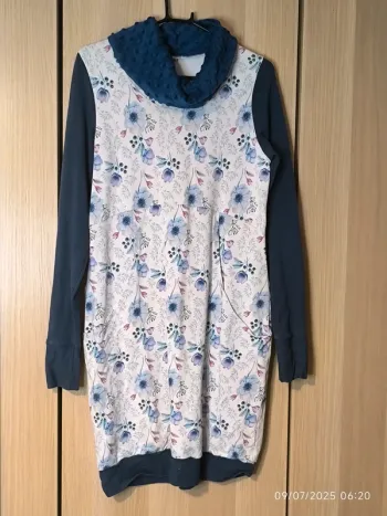 Robe bleu fleurie (L 40/42)