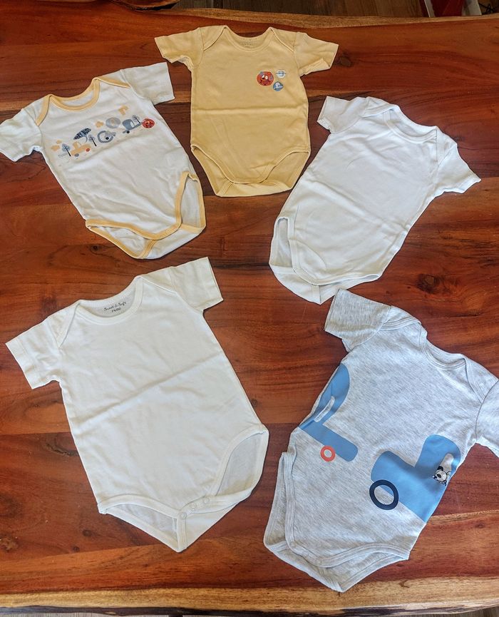 Lot de bodies 12 mois - photo numéro 2