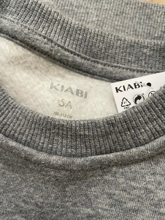Sweat pull gris paillette 5 ans kiabi - photo numéro 4