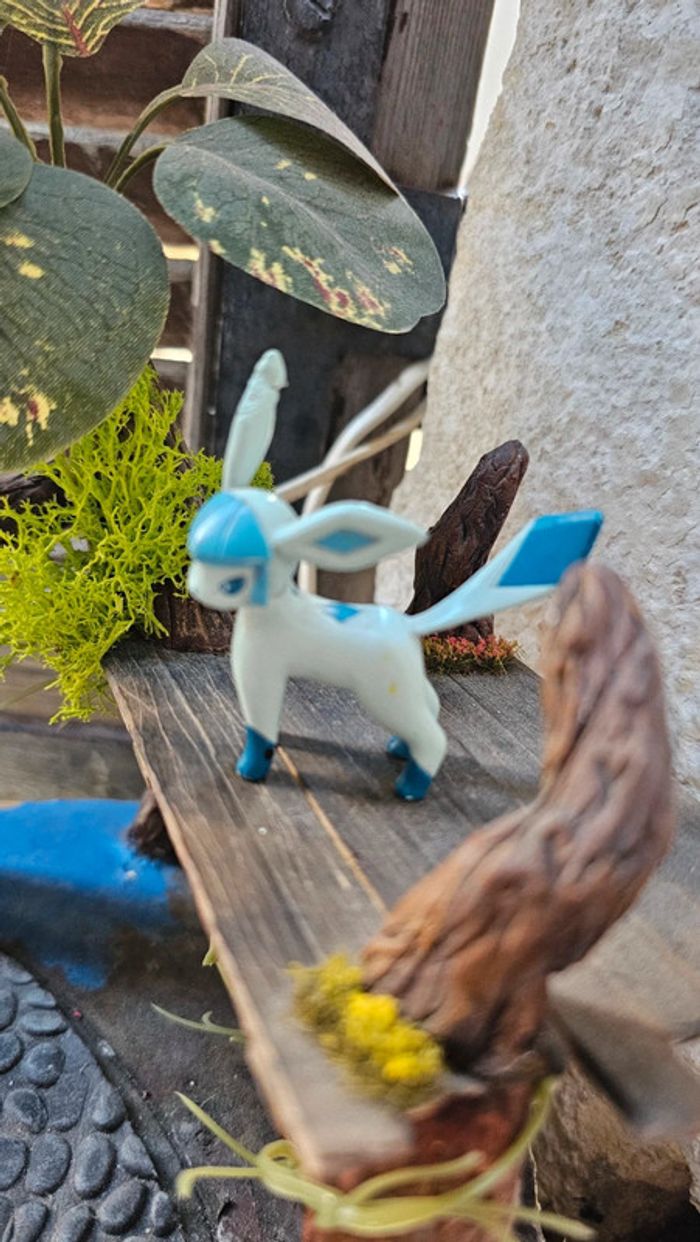 Super figurine Pokemon Nintendo tomy Givrali