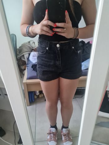 Short noir