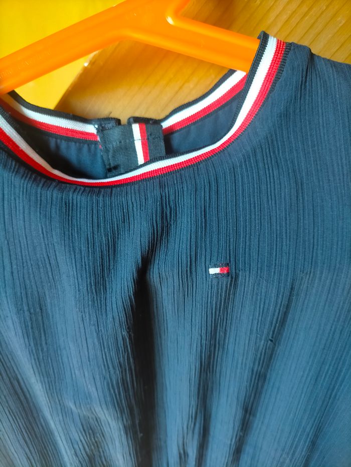 Très belle robe Tommy Hilfiger 3 ans - photo numéro 2
