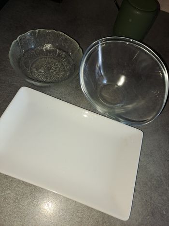 Lot 3 coupelle et 1 petite assiette