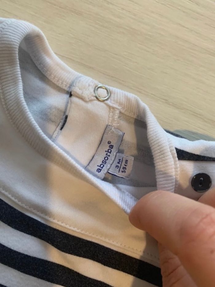 Combinaison rayée en 3 mois - photo numéro 4