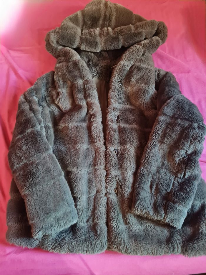 Manteau fausse fourrure - photo numéro 3