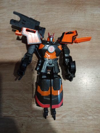 Transformers robot in disguise hasbro 2015