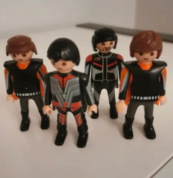 Playmobil lot personnage pilote moto et autre