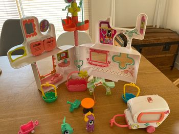 Lot pet shop