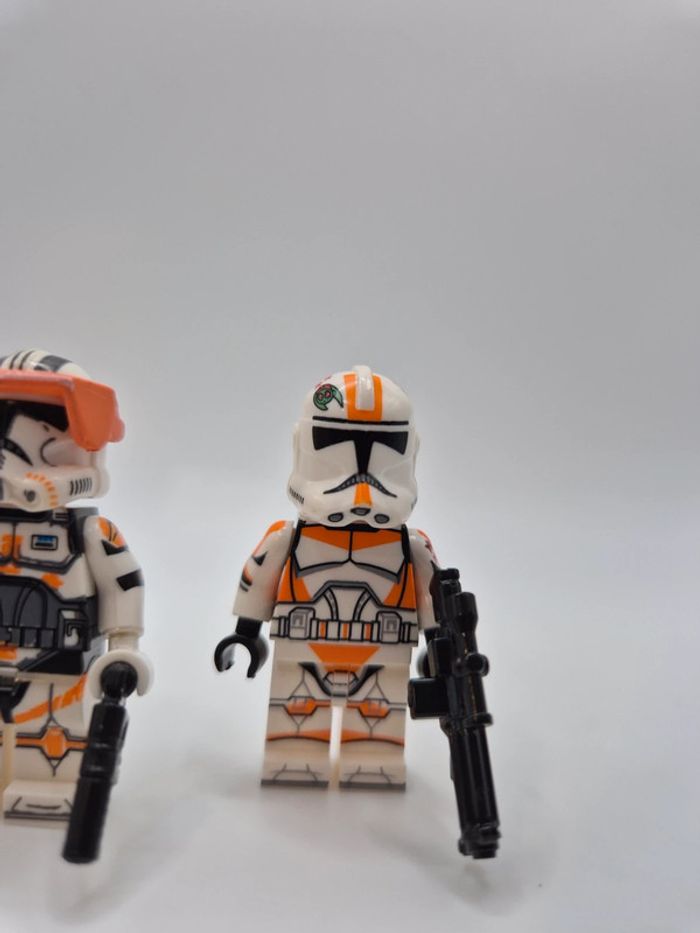 Figurines type lego Commandant clone Cody avec clones troopers Waxer et Boil de la 212ème star wars - photo numéro 4