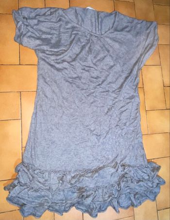 Haut gris à volant marque etam 42