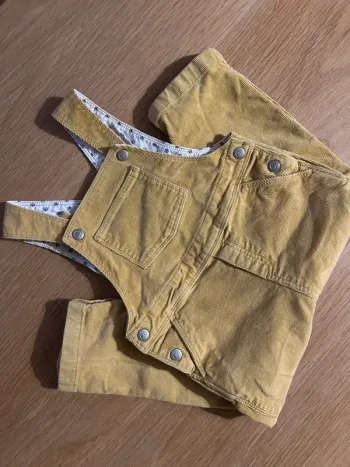 Salopette velours jaune 18 mois