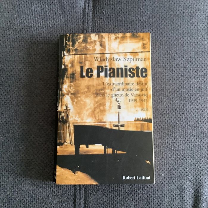 Livre le pianiste l’extraordinaire destin d’un musicien juif dans le guetto de Varsovie témoignage
