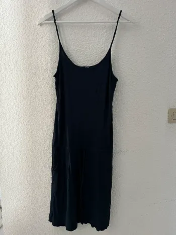 Robe d’été bleu marine avec des poches