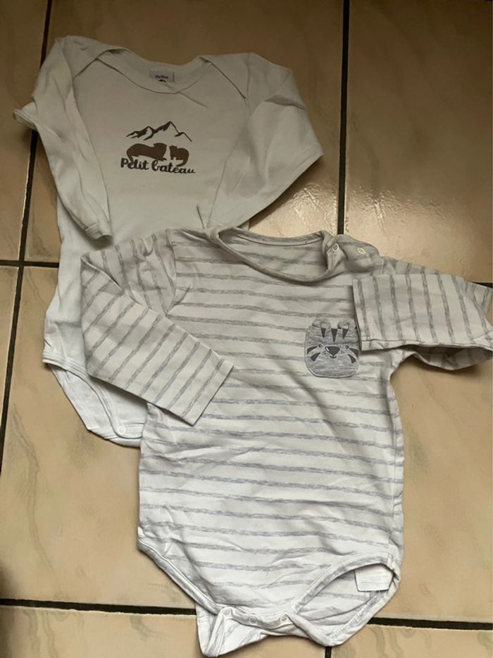 Lot de 2bodies 18mois - photo numéro 3