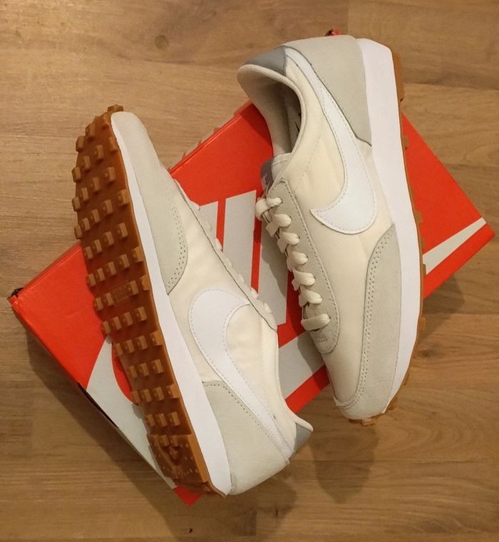 Baskets Nike Dbreak neuves jamais portées dans leur boîte d'origine taille 37.5 - photo numéro 3