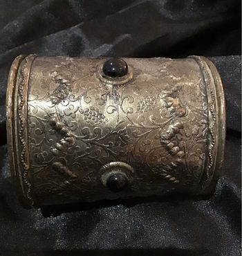 Belle manchette style Égyptien ancien