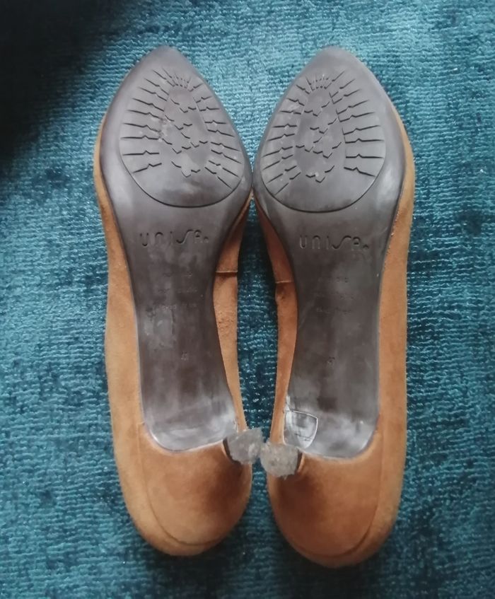 Chaussures Escarpins Marque Unisa cuir Daim. Pointure 40. - photo numéro 4
