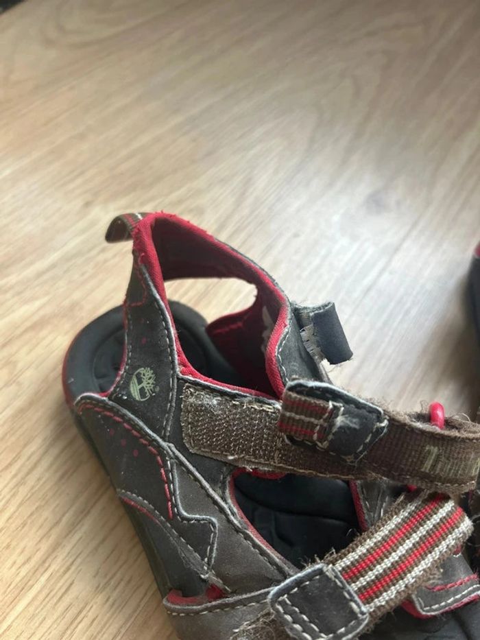 Sandales en cuir Timberland taille 26 - photo numéro 2