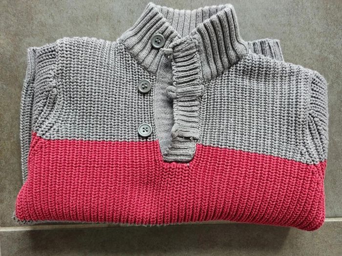 Pull grosses mailles avec 3 boutons 4 ans - photo numéro 2
