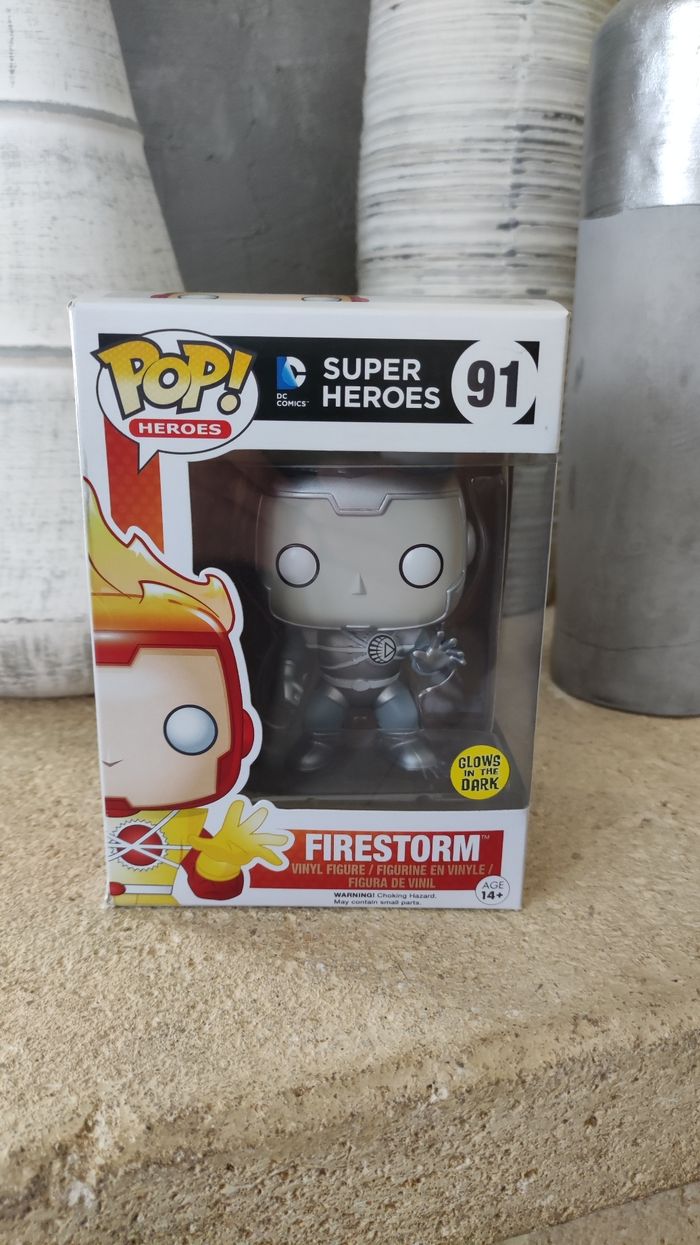 Pop super héros firestorm clowns in the dark marque Funko numéro 91