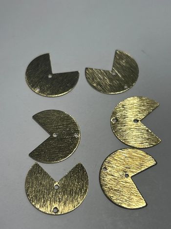 A808, Breloques intermédiaires en métal brut à vernir