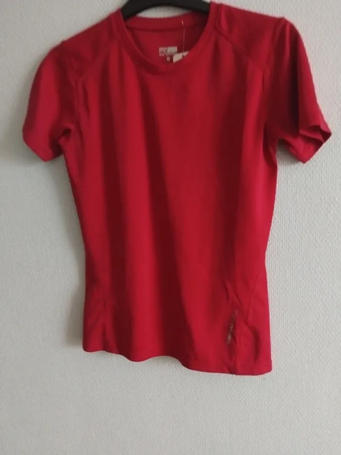 Tee-shirt de sport taille S - photo numéro 3