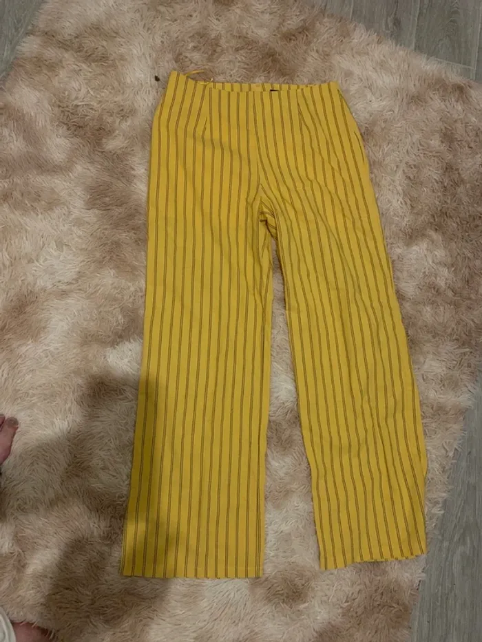 pantalon avec rayures