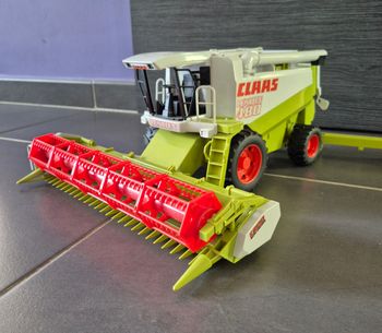 Moissonneuse batteuse Bruder