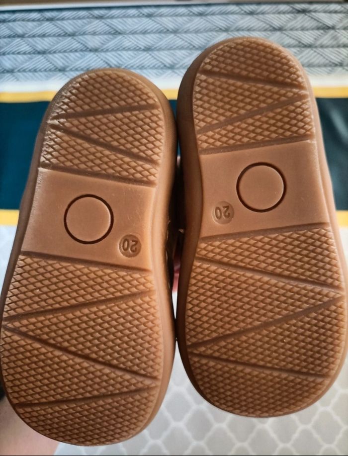 Chaussures taille 20 - photo numéro 3