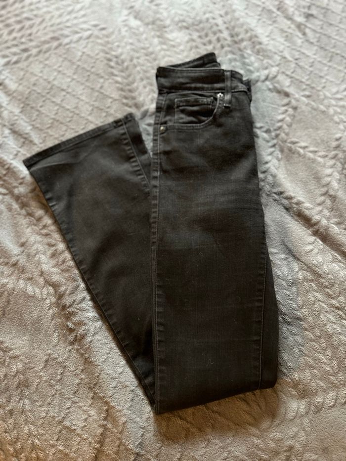 Jean noir levi’s - photo numéro 3