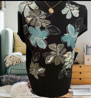 Magnifique blouse avec clous métallisé taille 42 44