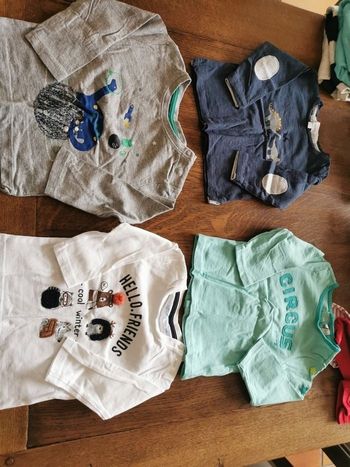 Lot 4 tee shirt manches longues 6 mois